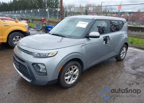 2022 Kia Soul Lx z USA, uszkodzony, nr VIN KNDJ23AU7N7825856